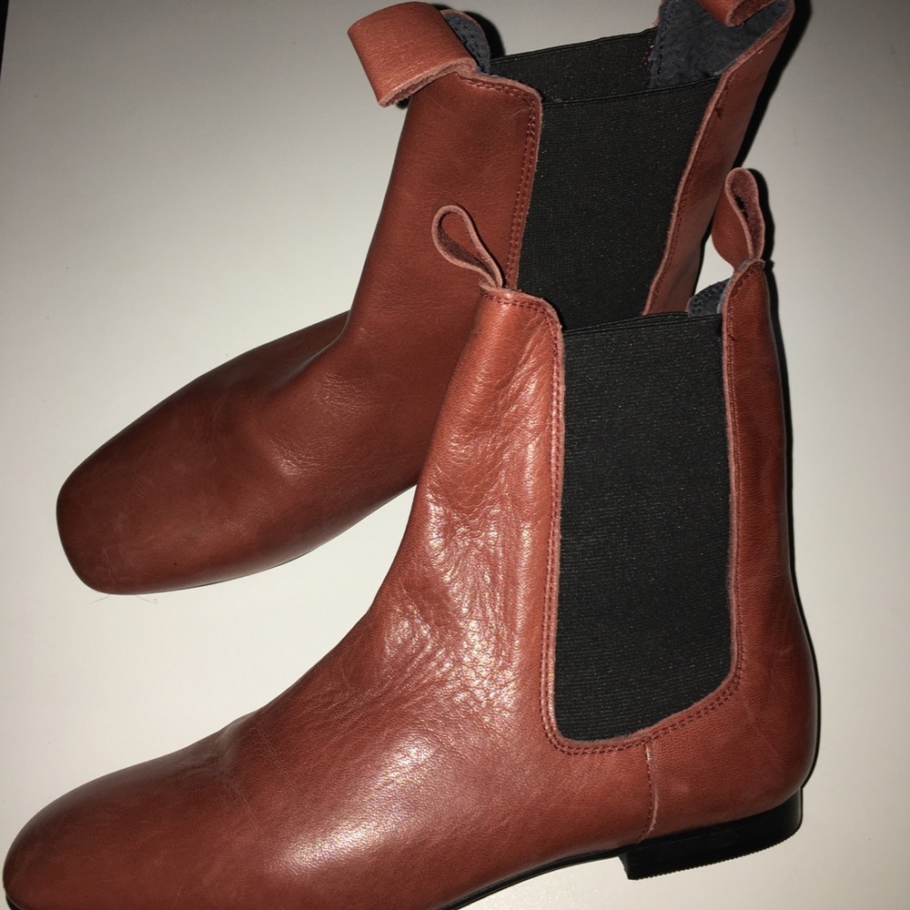 6.5-7 TOPSHOP ALL Leather FLATS Pull on BOOTS NEW